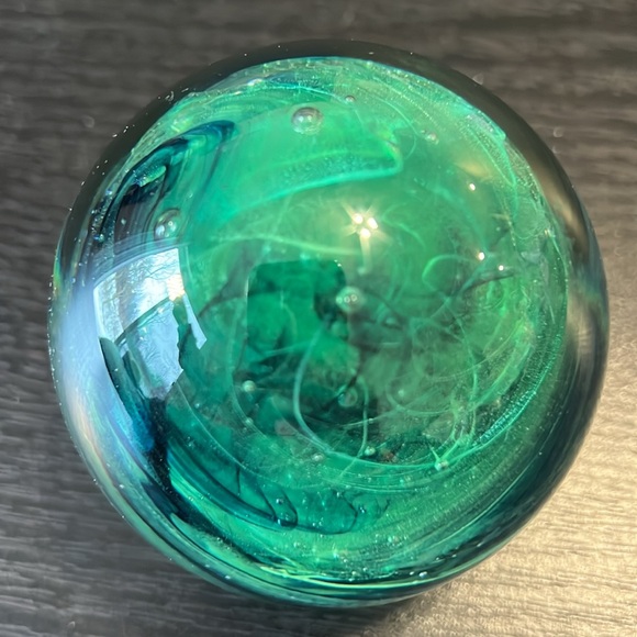 VTG Kerry Ireland Green Glass Swirl Paperweight Blown Art Glass Bubbles Swirls - Picture 5 of 8